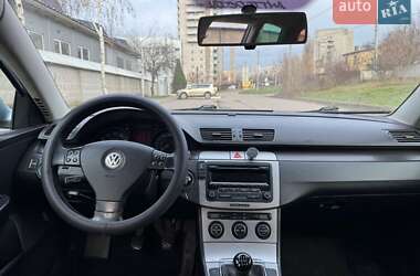 Універсал Volkswagen Passat 2005 в Харкові