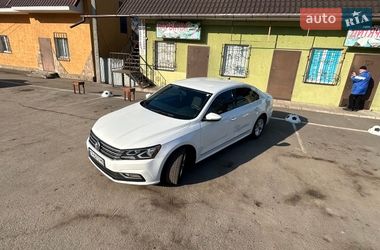 Седан Volkswagen Passat 2016 в Фастові