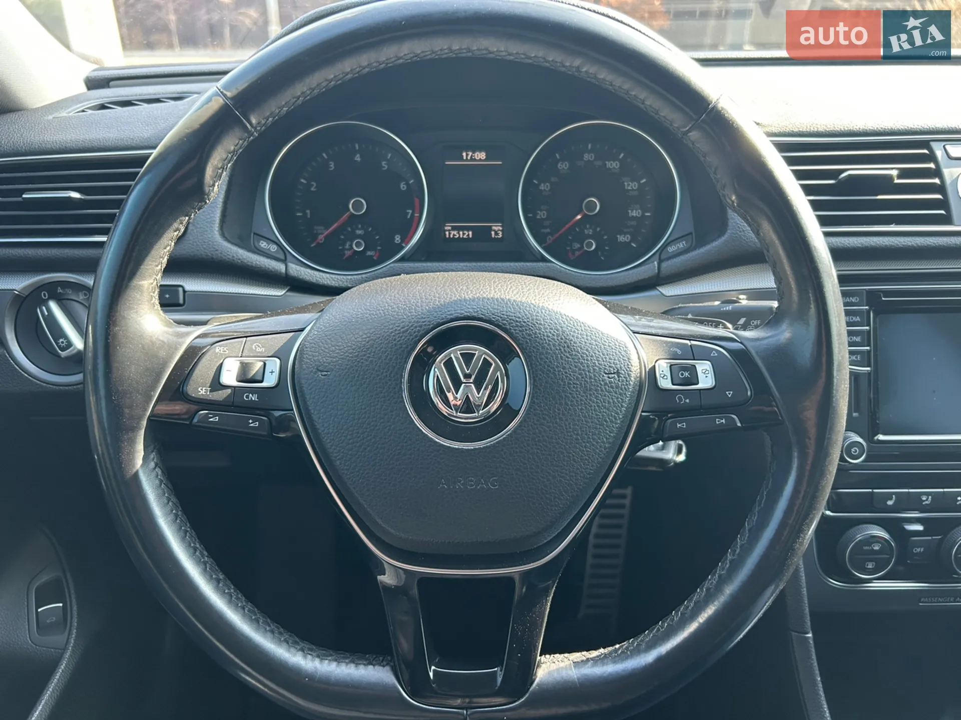 2017 Volkswagen Passat - мініатюра 21