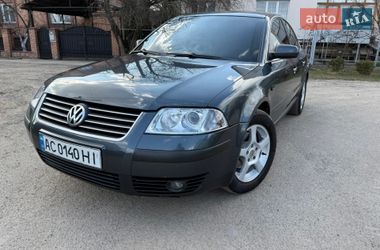 Седан Volkswagen Passat 2002 в Луцке