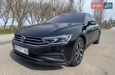 Седан Volkswagen Passat 2021 в Миколаєві