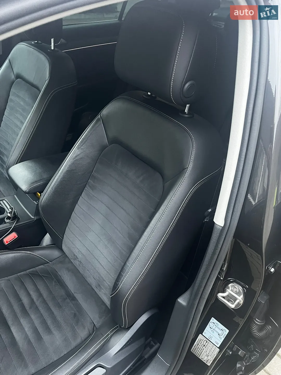 2019 Volkswagen Passat - мініатюра 19
