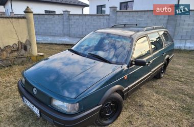 Універсал Volkswagen Passat 1990 в Рівному