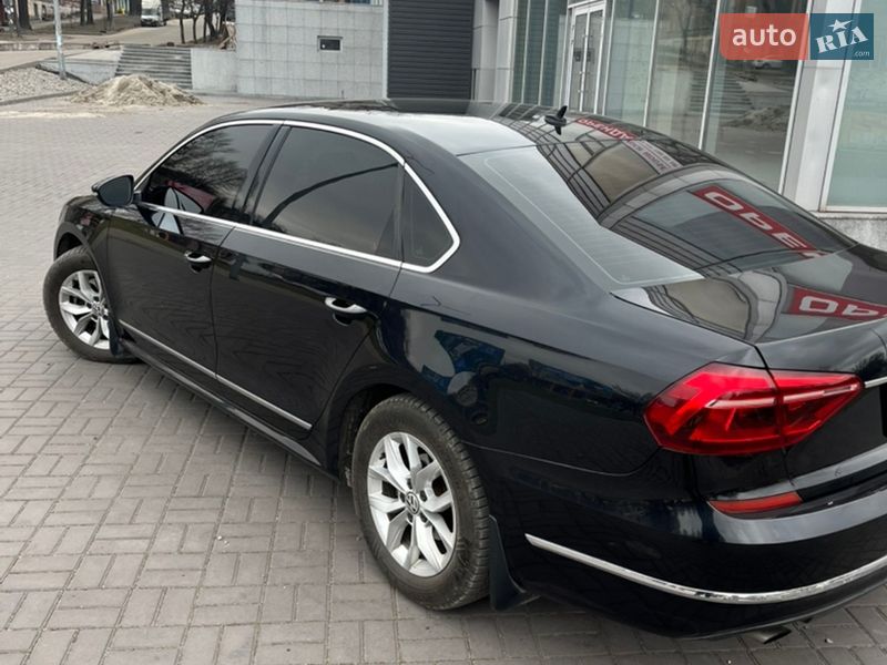 Седан Volkswagen Passat 2017 в Каменском
