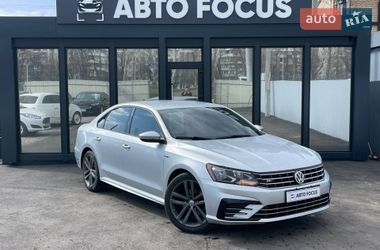 Седан Volkswagen Passat 2018 в Києві