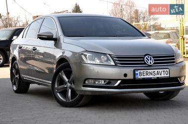 Седан Volkswagen Passat 2012 в Львові