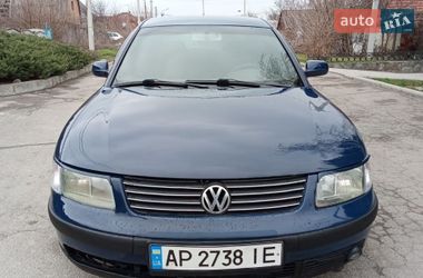Седан Volkswagen Passat 2000 в Запорожье