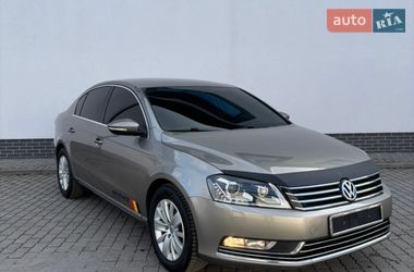 Седан Volkswagen Passat 2012 в Виннице