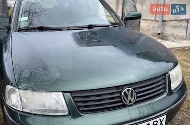 Седан Volkswagen Passat 1997 в Вижнице