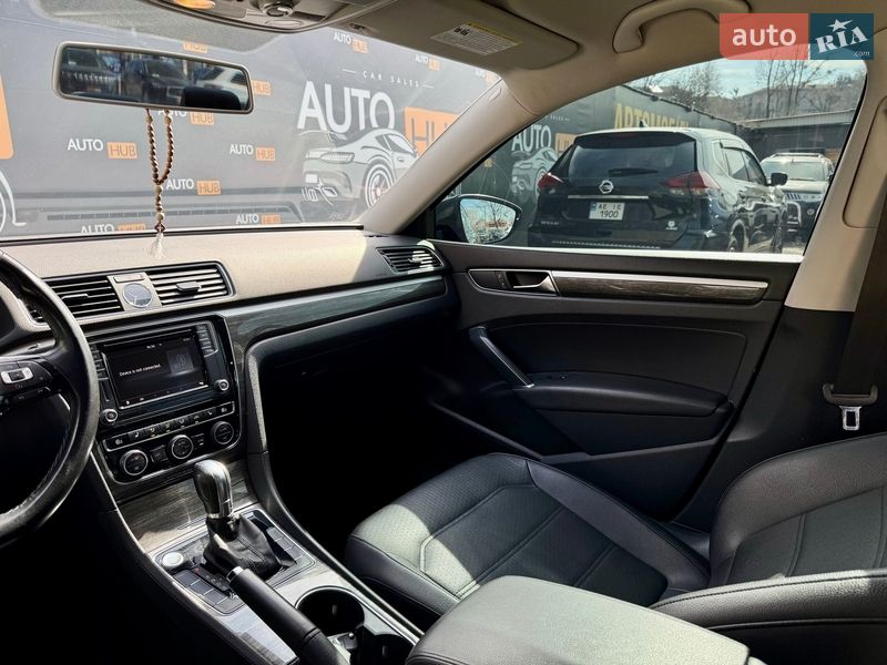 Седан Volkswagen Passat 2016 в Харькове