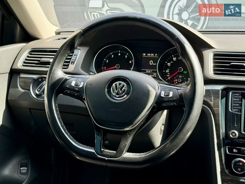 Седан Volkswagen Passat 2016 в Харькове