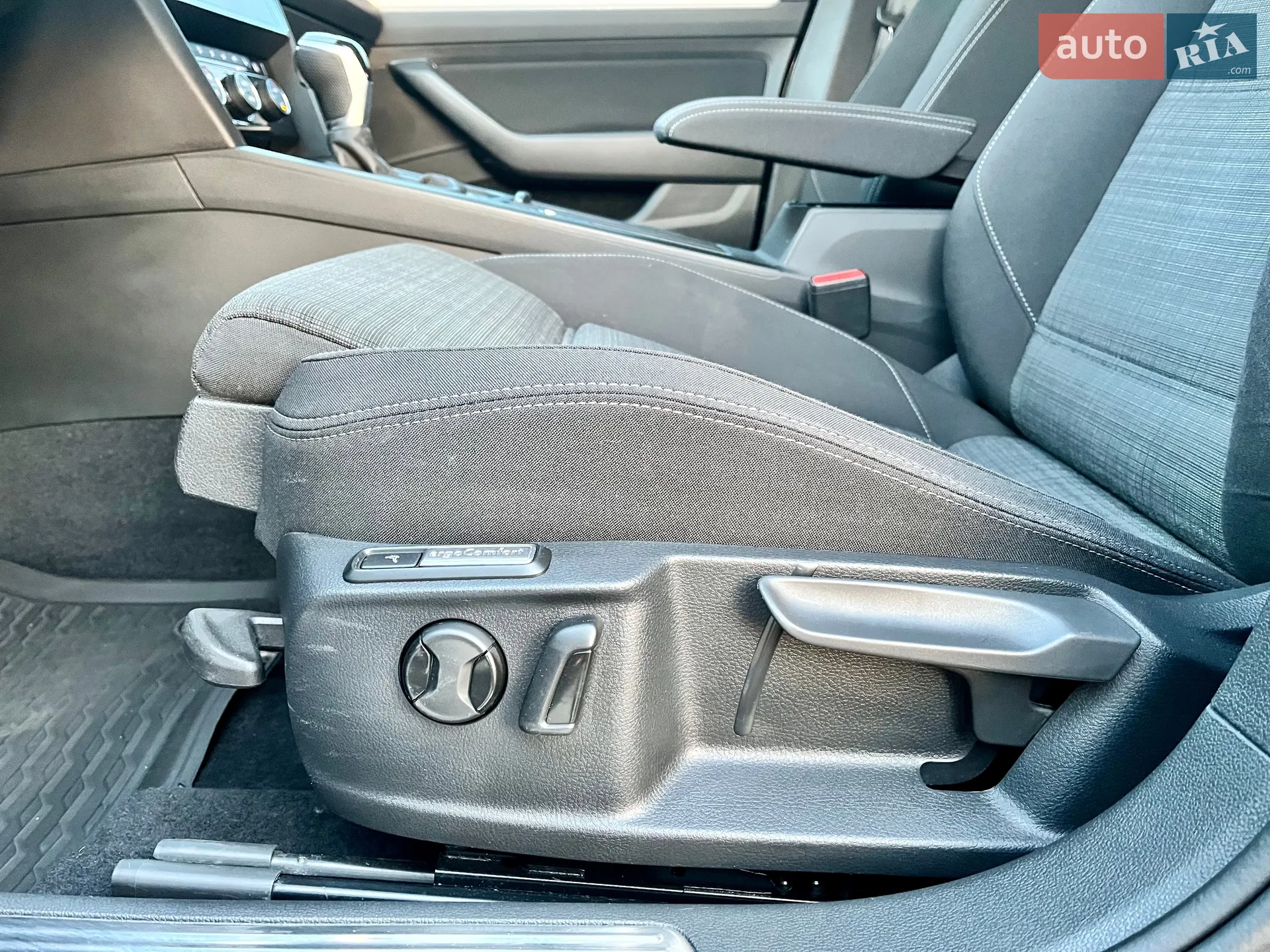2019 Volkswagen Passat - мініатюра 29