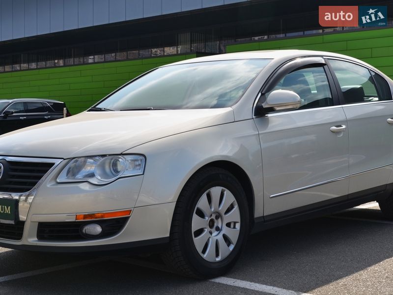 Седан Volkswagen Passat 2010 в Киеве