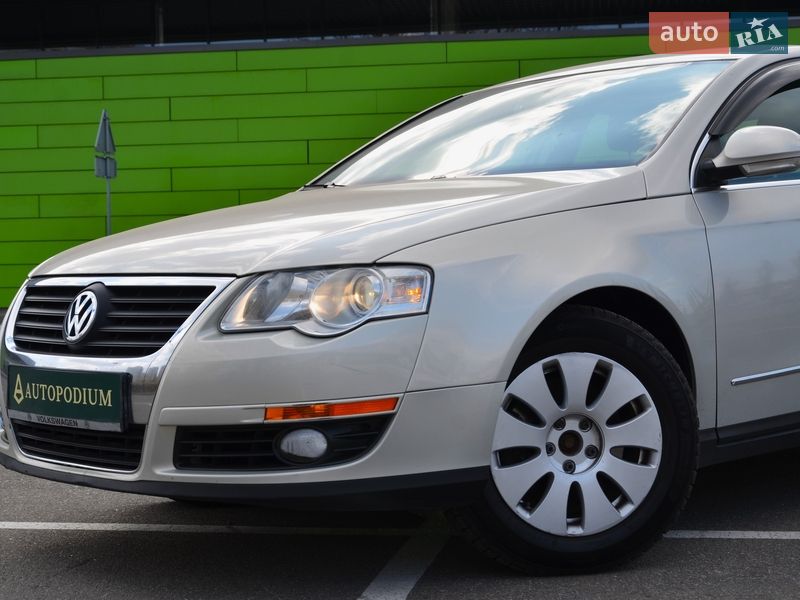 Седан Volkswagen Passat 2010 в Киеве