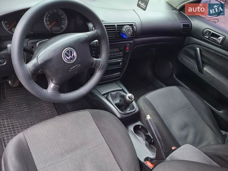 Седан Volkswagen Passat 2000 в Семеновке