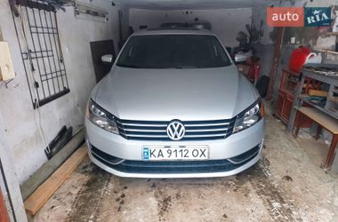 Седан Volkswagen Passat 2012 в Харкові