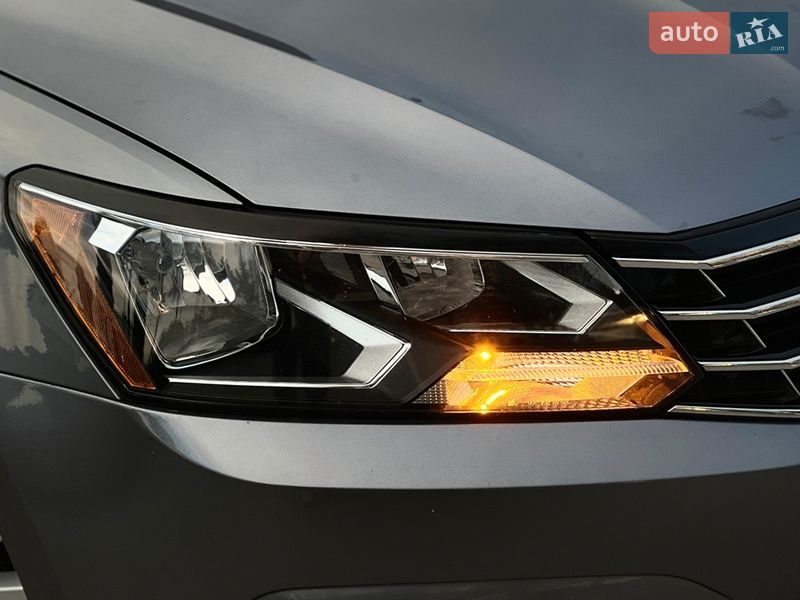Седан Volkswagen Passat 2016 в Львове