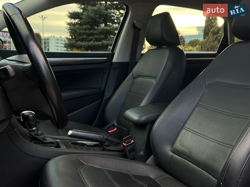 Седан Volkswagen Passat 2016 в Львове