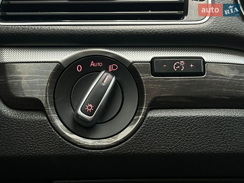 Седан Volkswagen Passat 2016 в Львове
