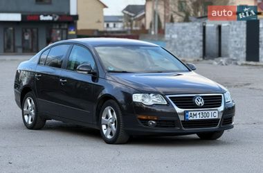 Седан Volkswagen Passat 2008 в Звягелі