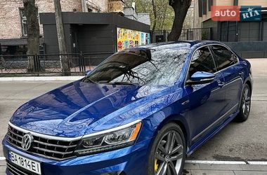 Седан Volkswagen Passat 2017 в Кропивницком