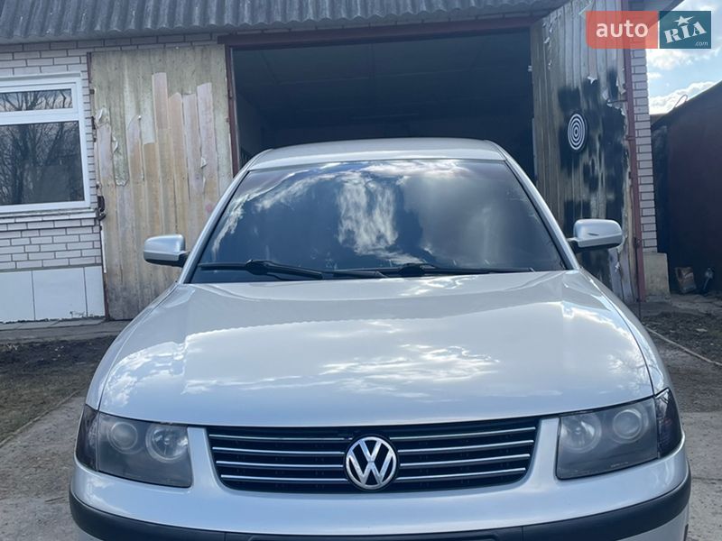 Седан Volkswagen Passat 1998 в Фастове
