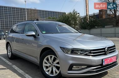 Универсал Volkswagen Passat 2022 в Луцке