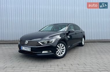 Седан Volkswagen Passat 2015 в Львове