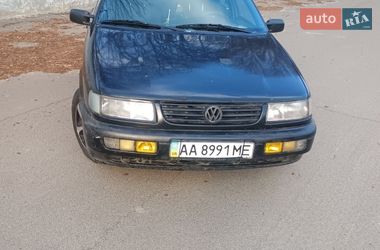 Седан Volkswagen Passat 1996 в Києві