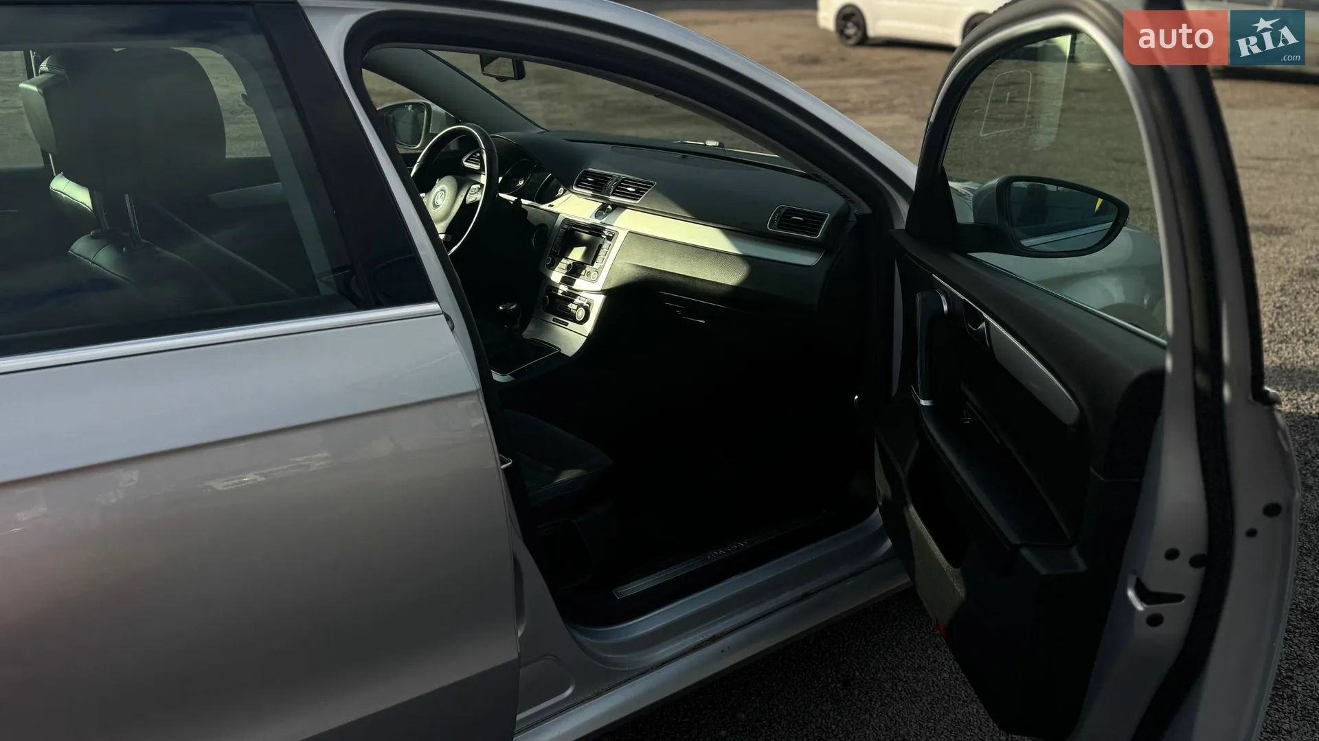 Volkswagen Passat 2011 VIN WVWZZZ3CZBE405123 фото оголошення 11 з 17