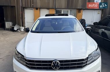 Седан Volkswagen Passat 2018 в Києві