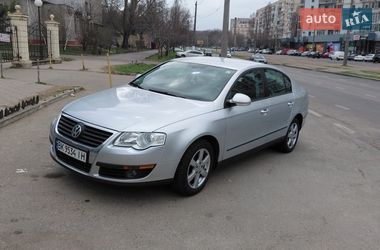 Седан Volkswagen Passat 2005 в Одессе