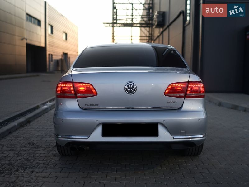 Седан Volkswagen Passat 2012 в Львове