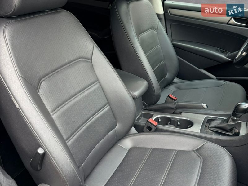 Седан Volkswagen Passat 2014 в Киеве