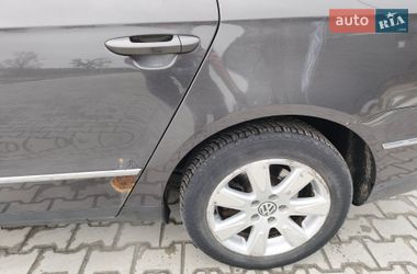 Универсал Volkswagen Passat 2009 в Бродах