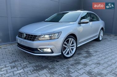 Седан Volkswagen Passat 2016 в Києві