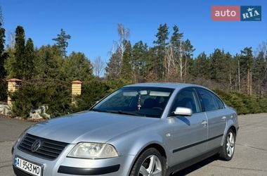Седан Volkswagen Passat 2002 в Малині