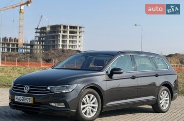 Універсал Volkswagen Passat 2020 в Львові