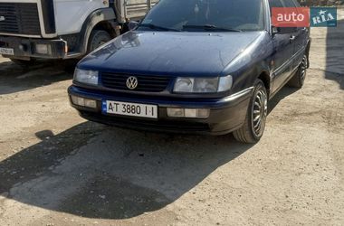 Седан Volkswagen Passat 1995 в Надворной