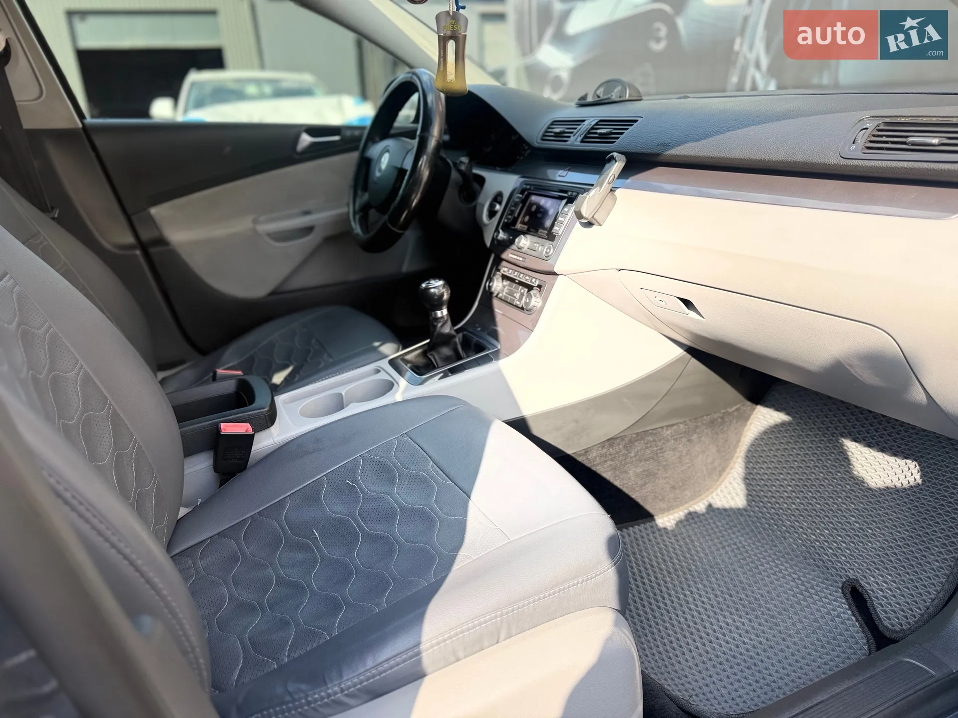 2010 Volkswagen Passat - мініатюра 29