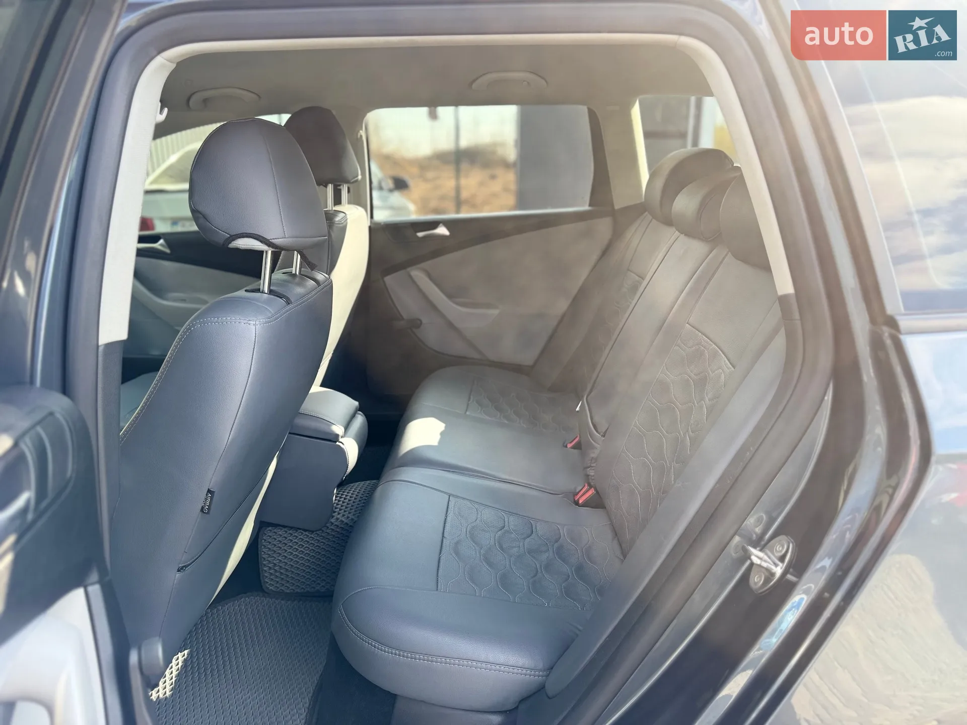 2010 Volkswagen Passat - мініатюра 33