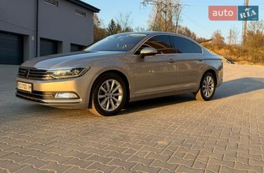 Седан Volkswagen Passat 2015 в Тернополі