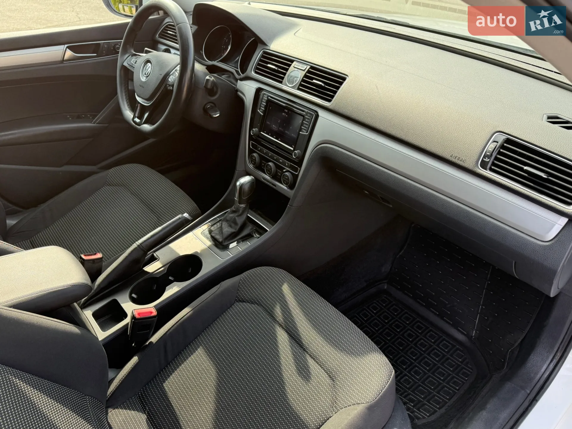 2015 Volkswagen Passat - мініатюра 28