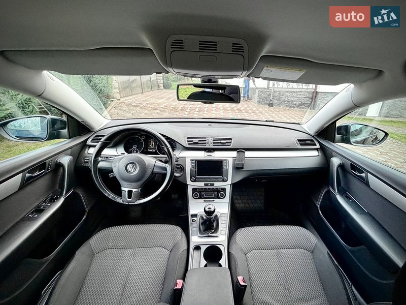 Універсал Volkswagen Passat 2011 в Львові