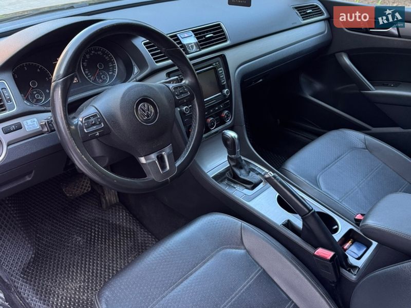 Седан Volkswagen Passat 2013 в Тернополе