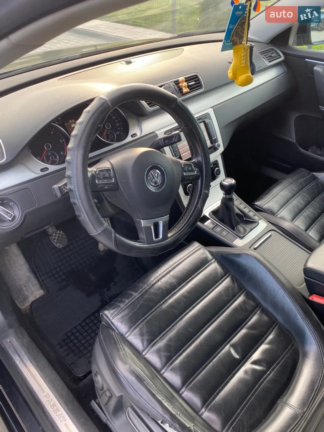 2010 Volkswagen Passat - мініатюра 8