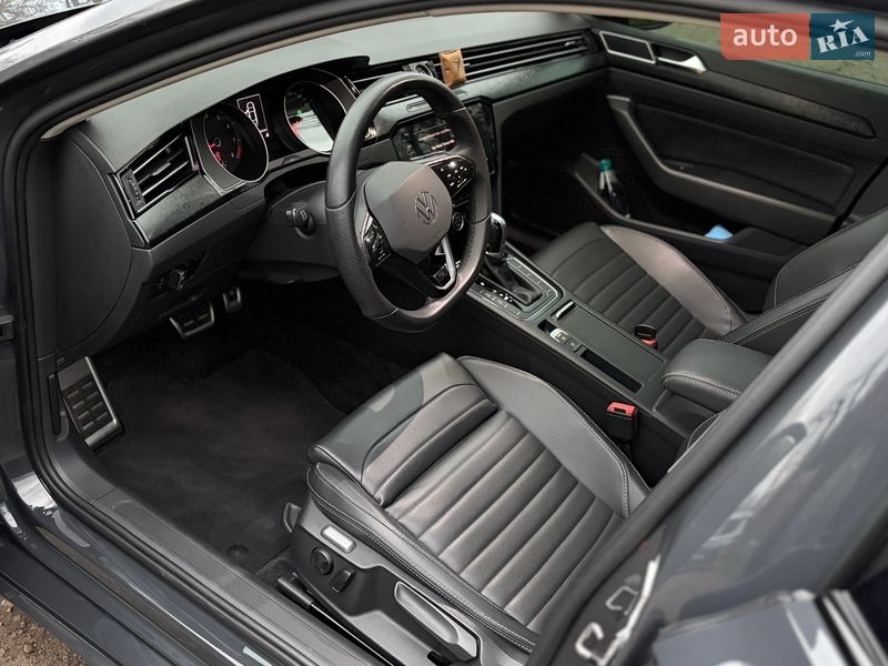 Седан Volkswagen Passat 2016 в Одессе