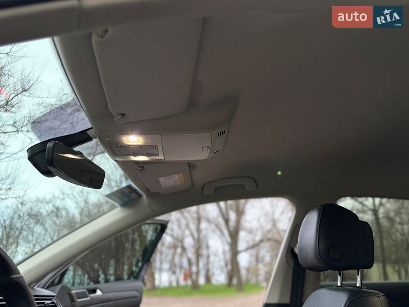 Седан Volkswagen Passat 2016 в Одессе