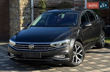 Седан Volkswagen Passat 2022 в Стрию