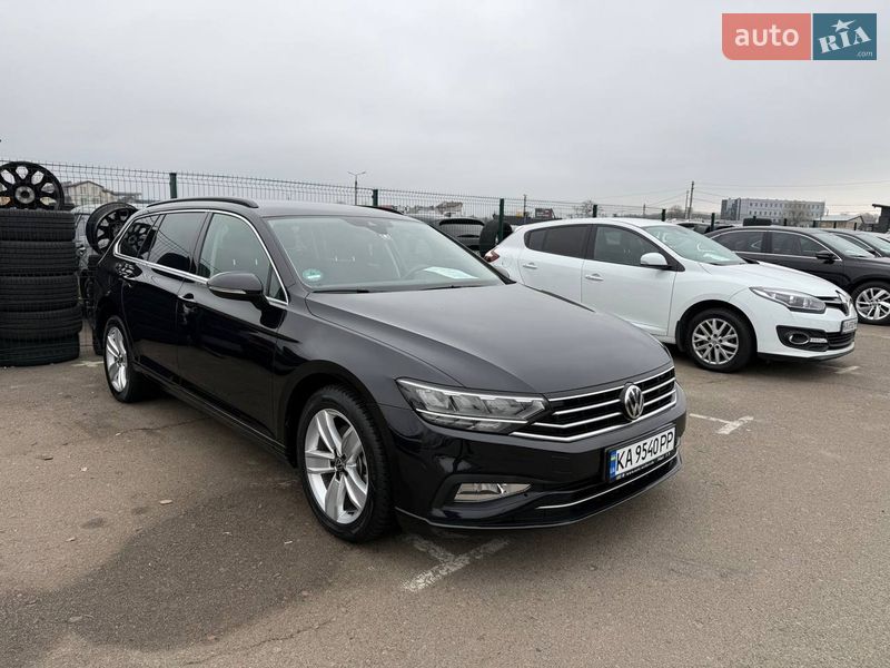 Универсал Volkswagen Passat 2019 в Киеве